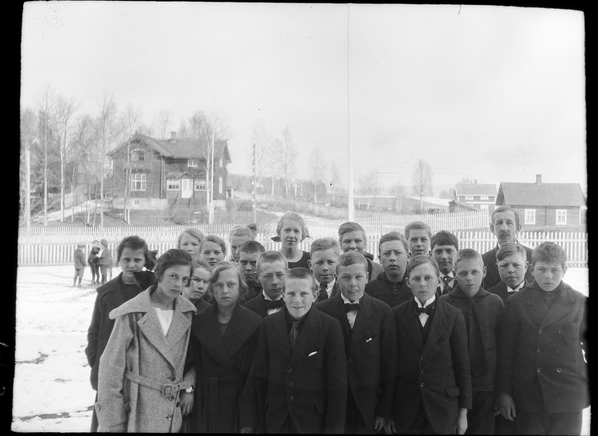 Karl Andreas Diesen, Fredvang skole, Vang. Gruppe elever, 7.klasse, ukjente.