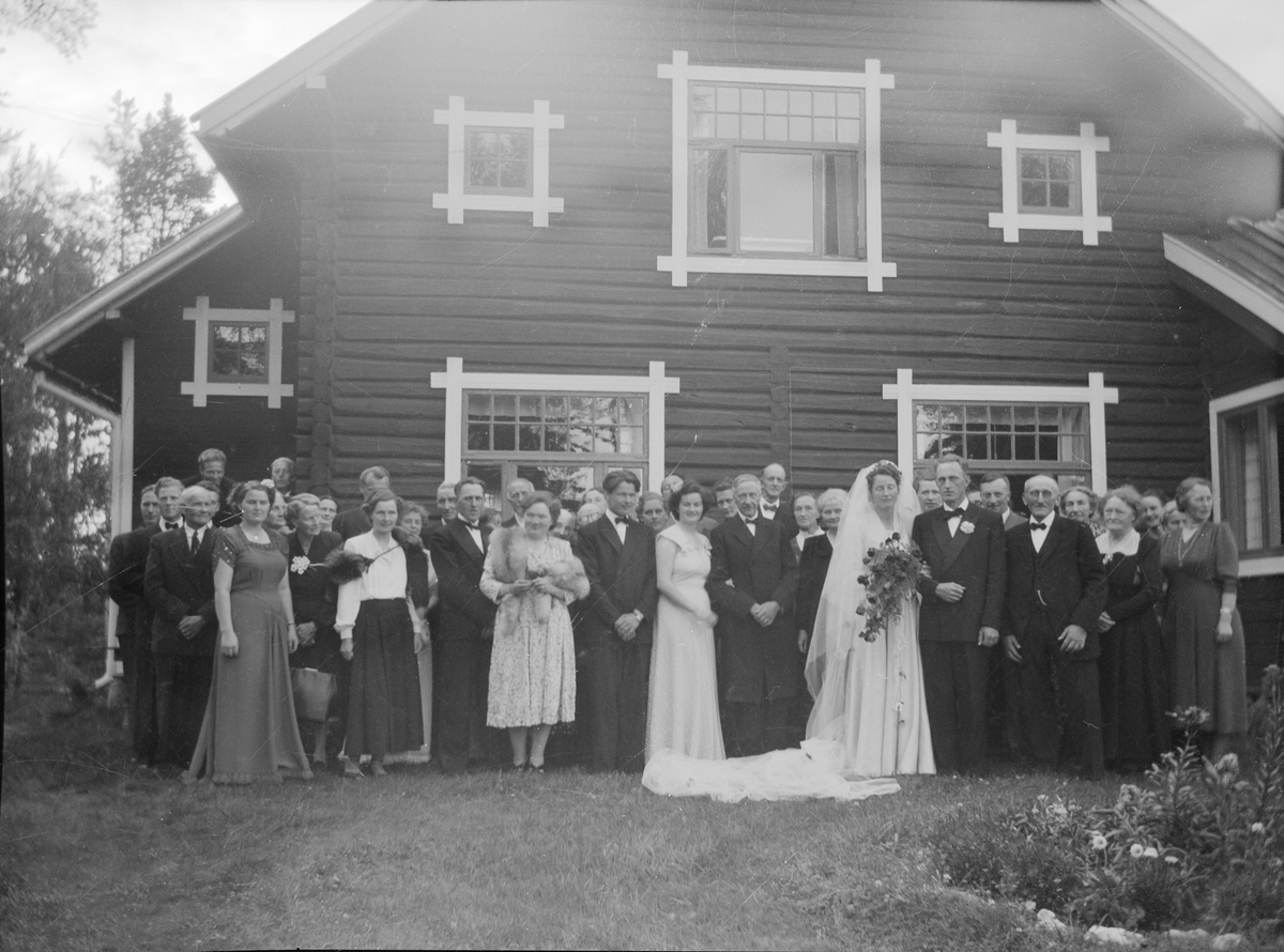 Anders O. Sørhuus, Gruppeilde, bryllup