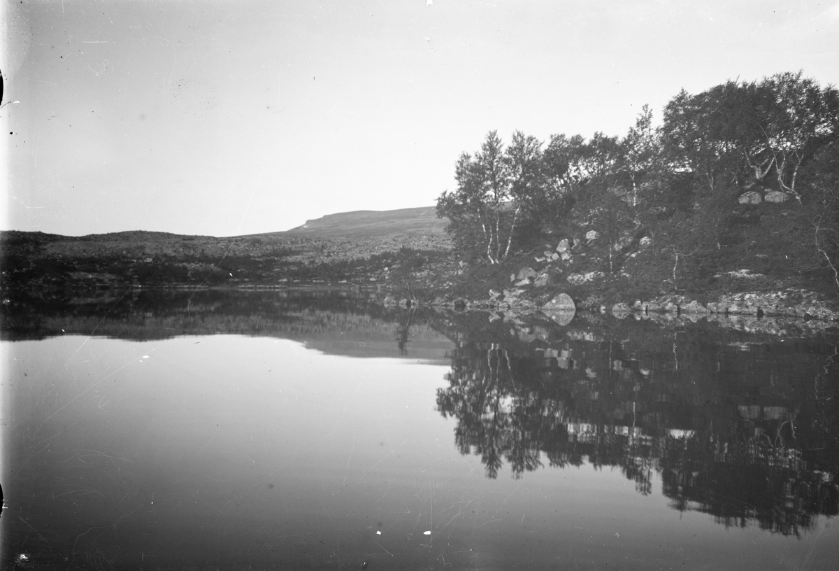 Anders O. Sørhuus, Stille vann
