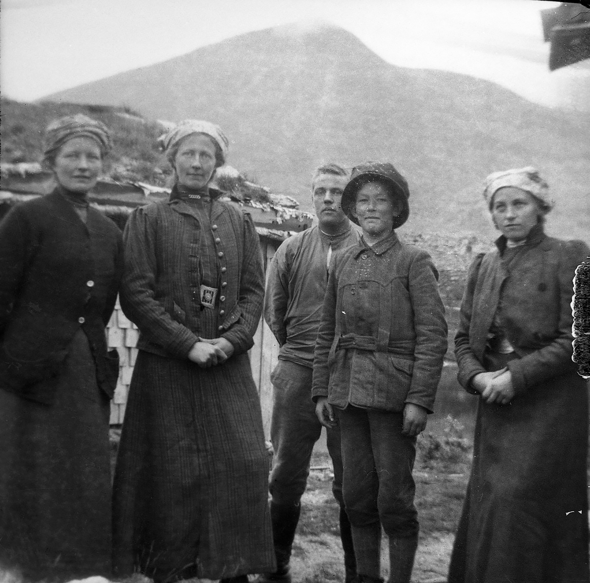 Anders O. Sørhuus, Personer på tur