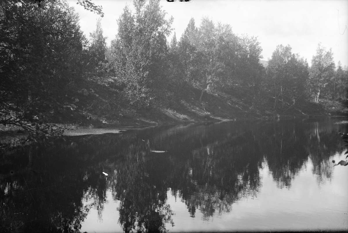 Anders O. Sørhuus, Stille vann