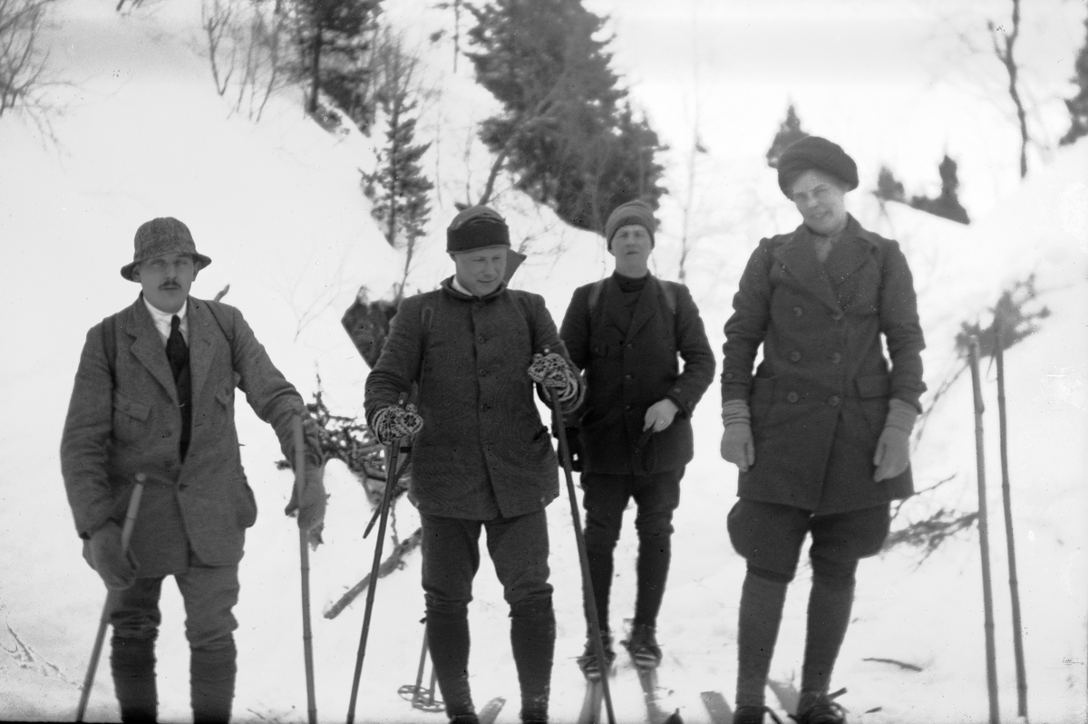 Anders O. Sørhuus, På skitur