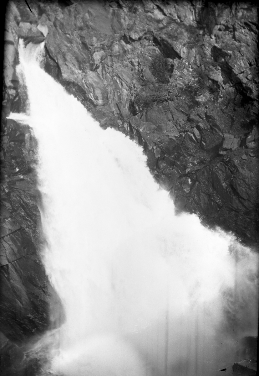 Anders O. Sørhuus, Foss
