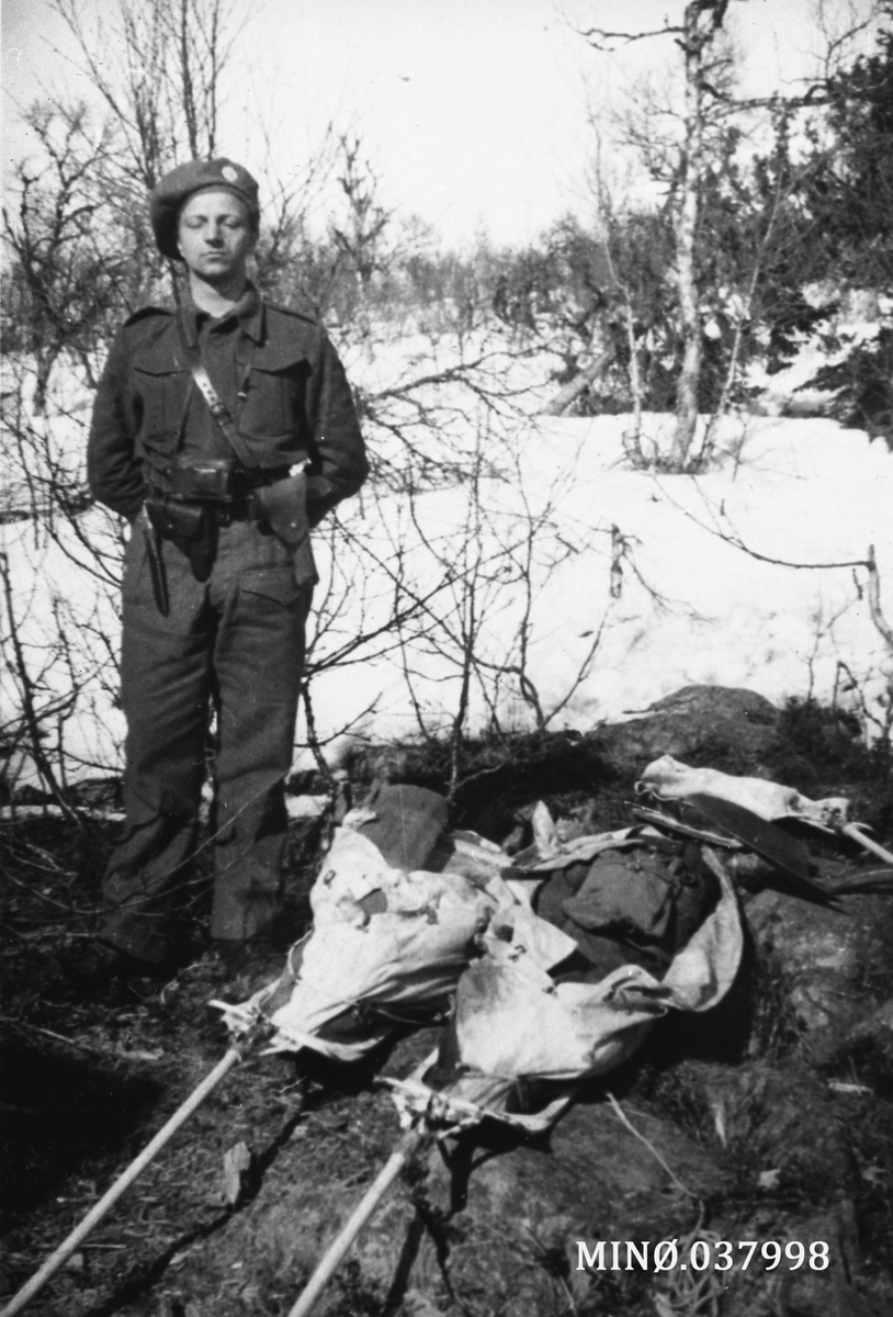 Oddvar Dobloug, Hans Lund med pulker (Tomboga).