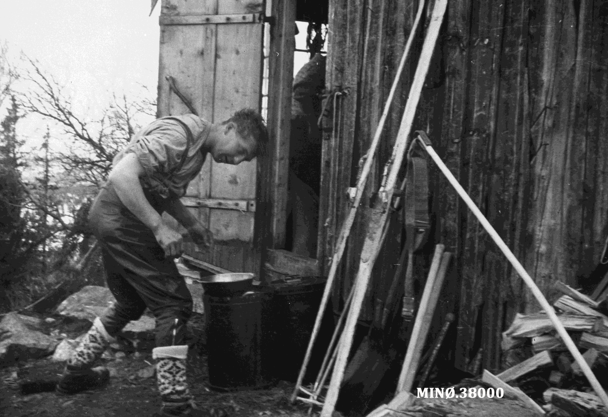 Oddvar Dobloug, Jon Gunleiksrud tar morgenstellet.