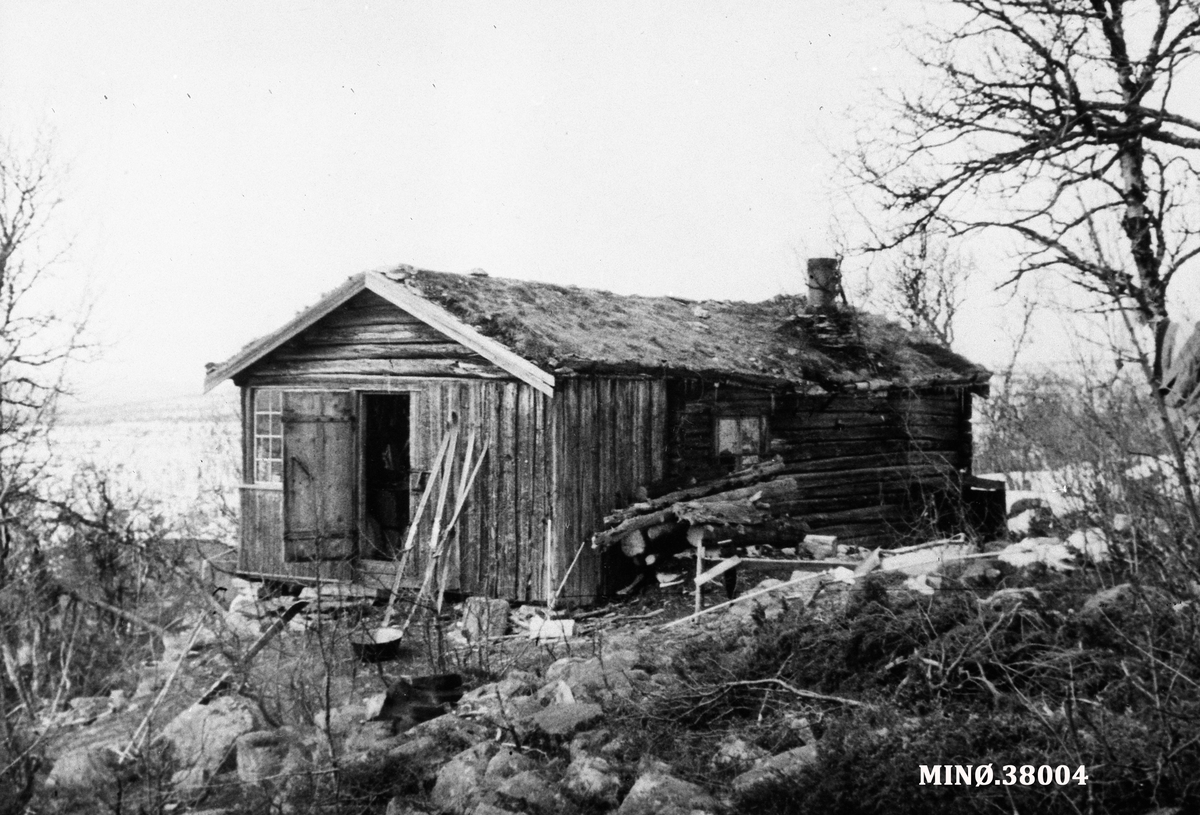Oddvar Dobloug, Ruudshytta; tilholdssted for Lingegruppa Grebe Red.