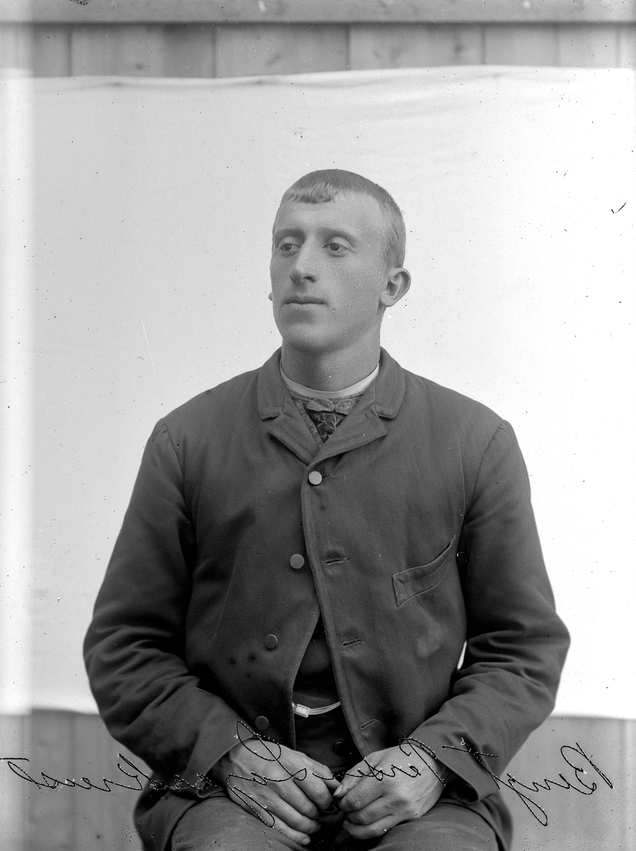 Jakob Jakobsen Engerdal, Ung mann.