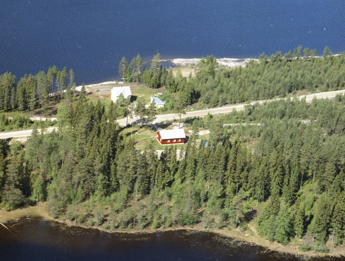 Widerøes Flyveselskap A/S, Bolighus
