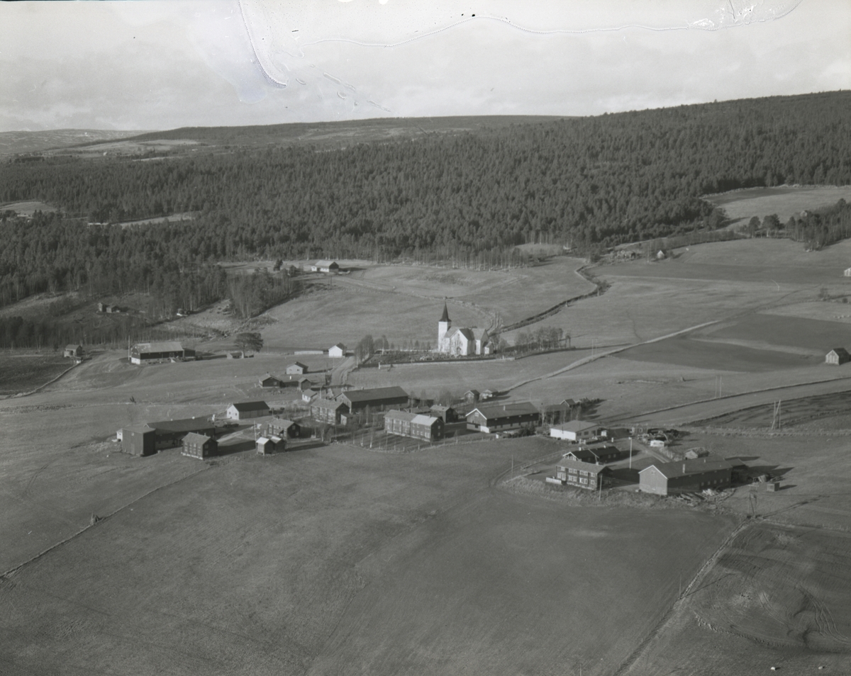 Jan Erik Øvergård, Osgarden med kirka i baklgrunnen
