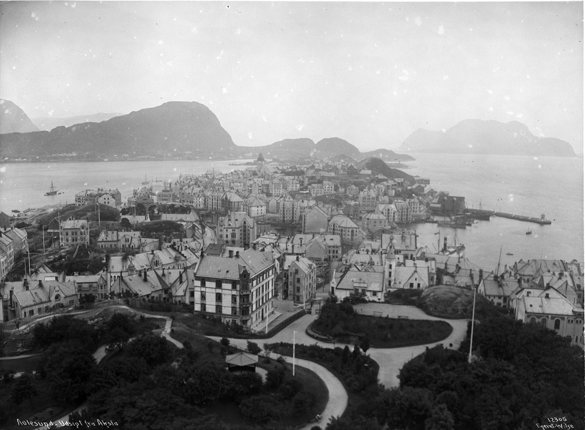 Anders Beer Wilse, Prot: Aalesund - Oversigt fra Aksla 1910
