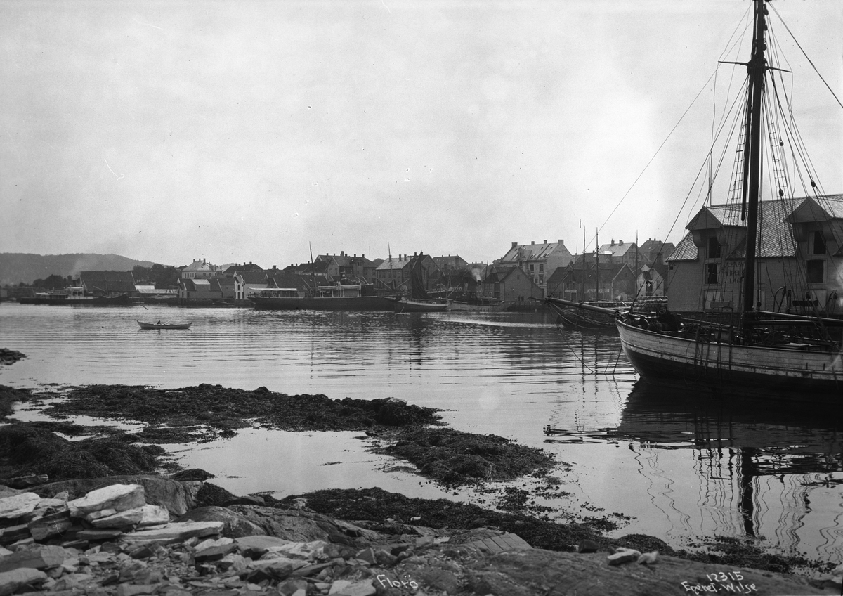 Anders Beer Wilse, Prot: Florø set fra havnen