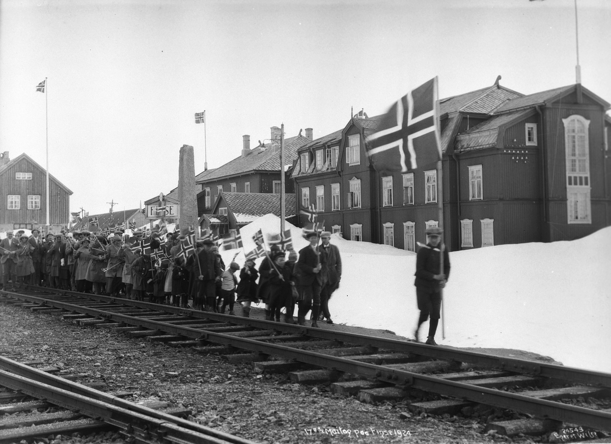 Anders Beer Wilse, Prot: Bergensbanen, Finse - 17.Maitog med skolen
