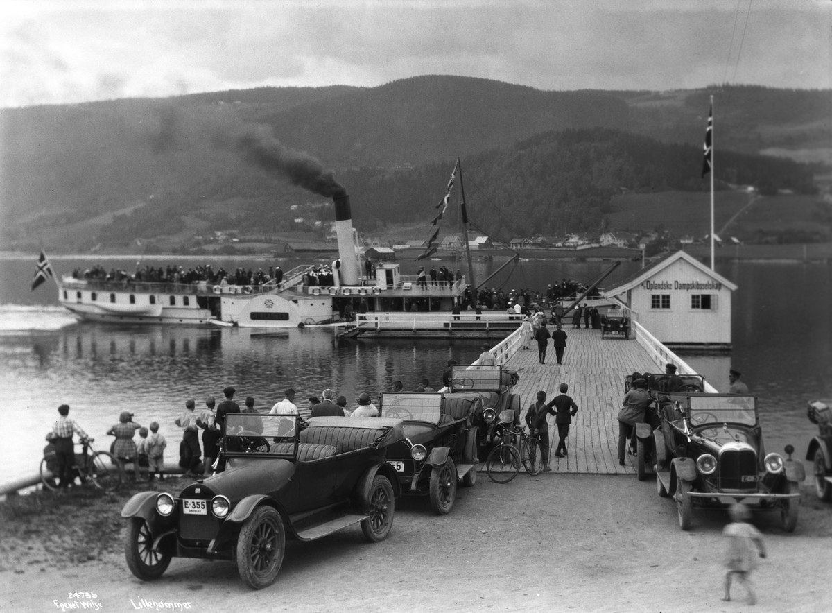 Anders Beer Wilse, Prot: Mjøsen - Skibladner, Ankomst Lillehammer