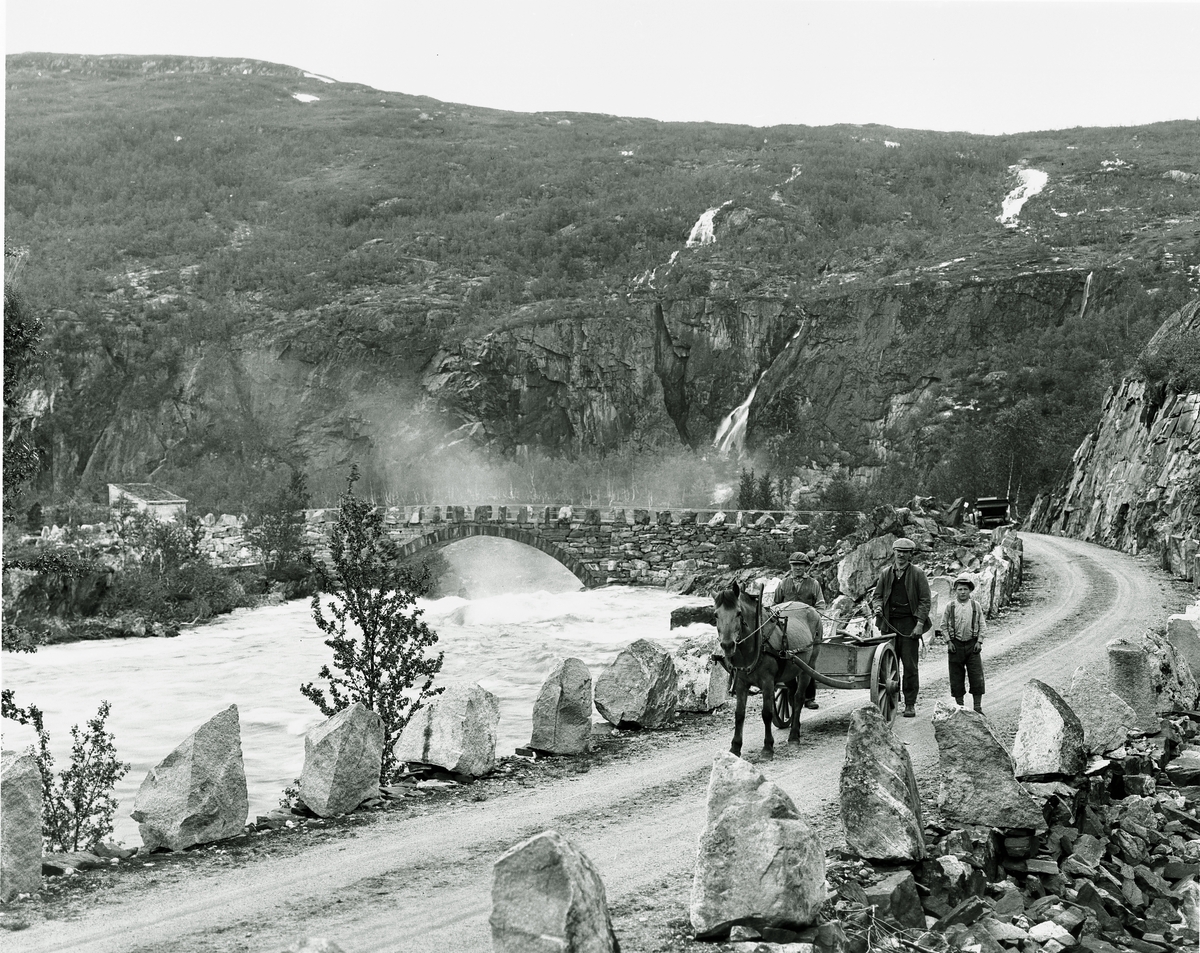 Anders Beer Wilse, Prot: Maabødalen, Veien