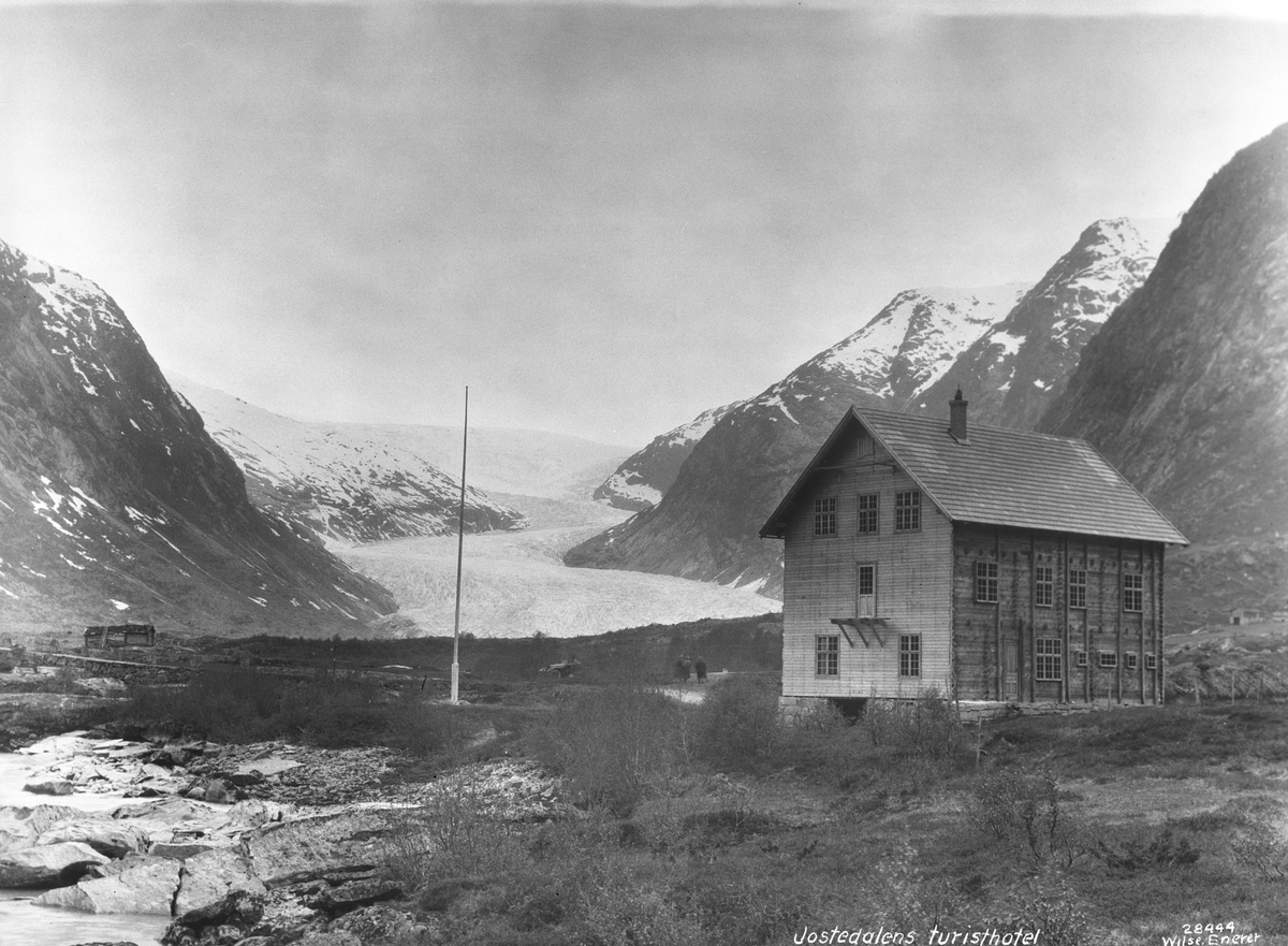 Anders Beer Wilse, Prot: Vestlandsfjordene - Jostedalen turisthotel