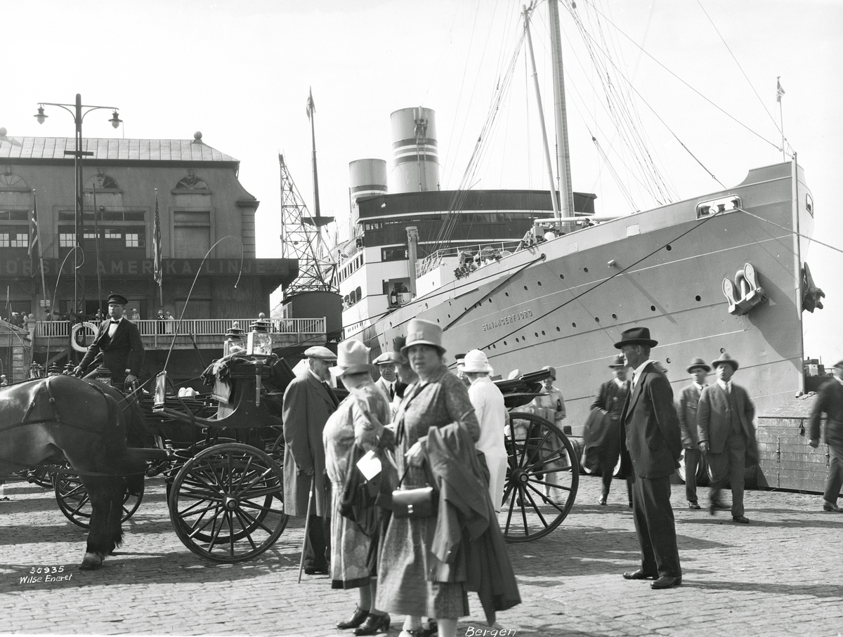 Anders Beer Wilse, Prot: Stavangerfjords Nordkaptur, Bergen, bryggen