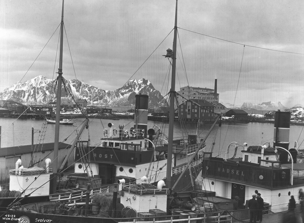 Anders Beer Wilse, Prot: Lofoten, Svolvær bryggeparti Lokalbaatene Vesteraal