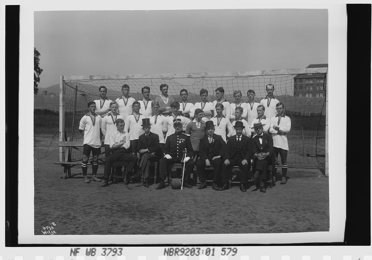 Anders Beer Wilse, Prot: Gruppe Fotballspillere - Olympiafarere