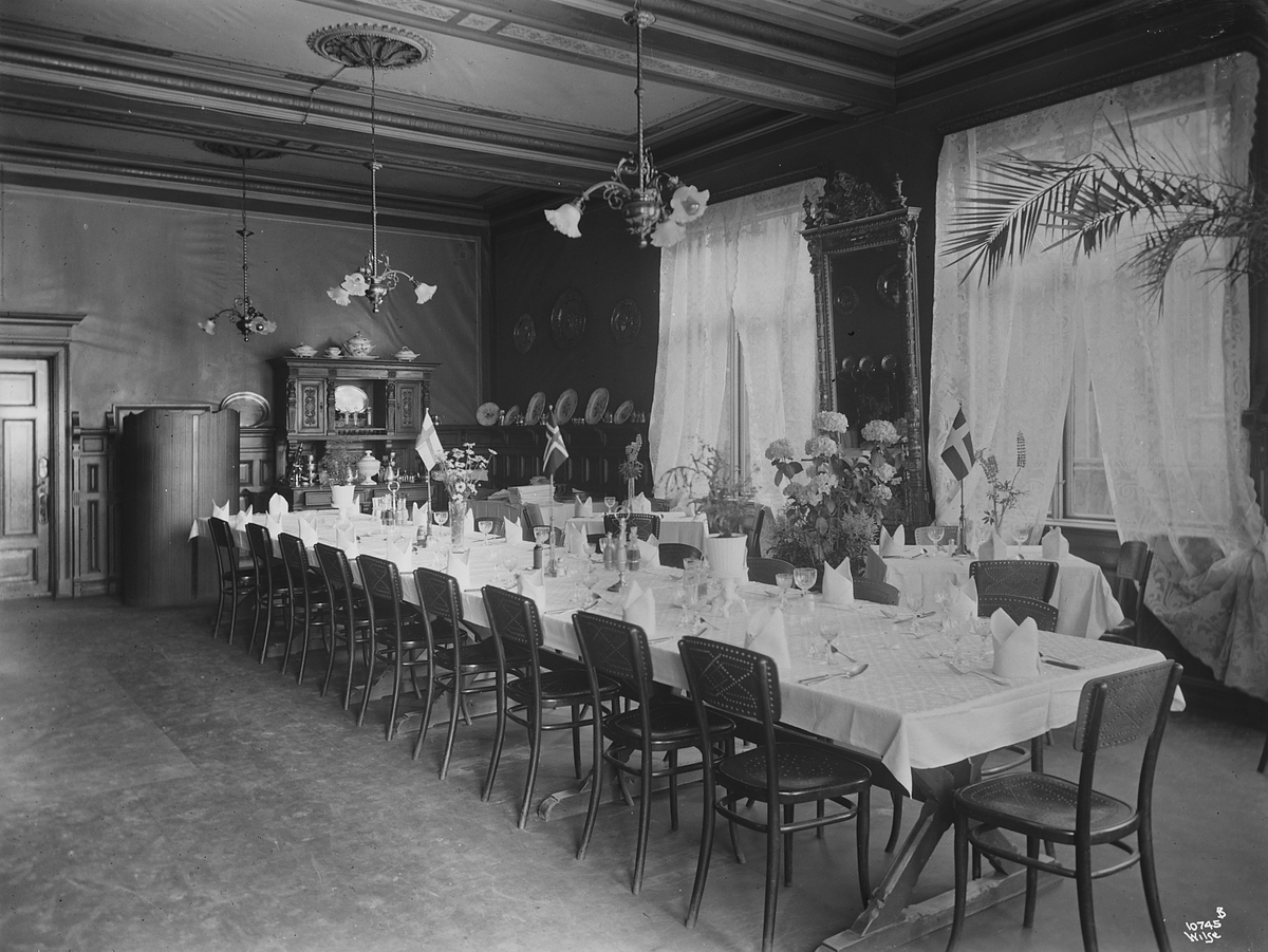 Anders Beer Wilse, Konv: Høyers hotel, spisesal