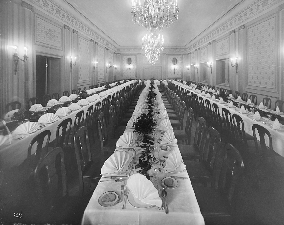 Anders Beer Wilse, Konv: Hotel Bristol