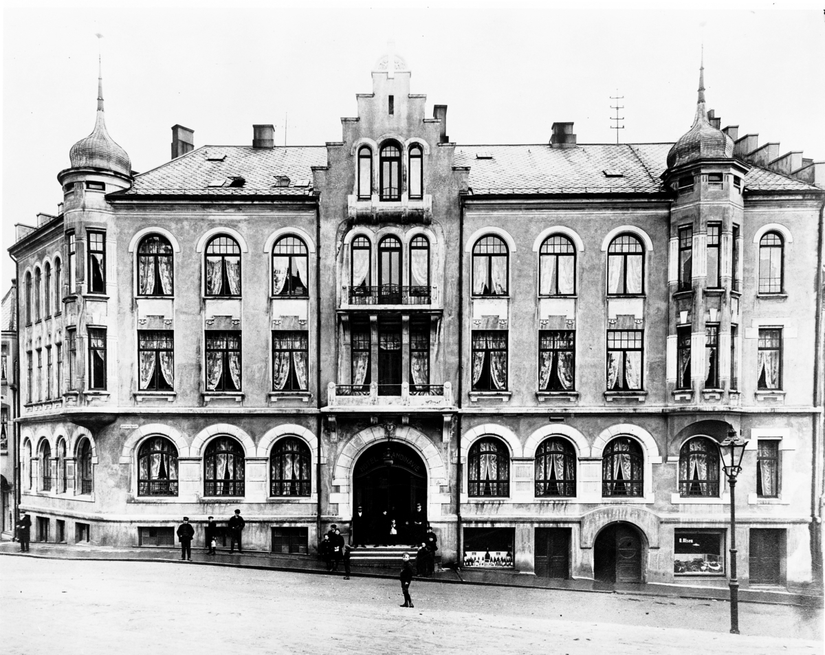 Anders Beer Wilse, Prot: Scandinavi Hotel Aalesund