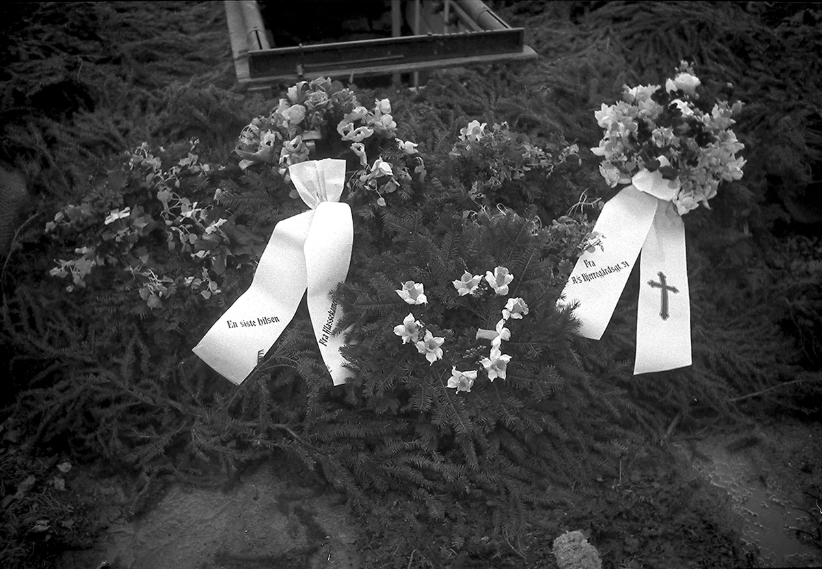 Anders Beer Wilse, Prot: protokoll finnes ikke Register: Tauland begravelse (Leica) 5/4-44