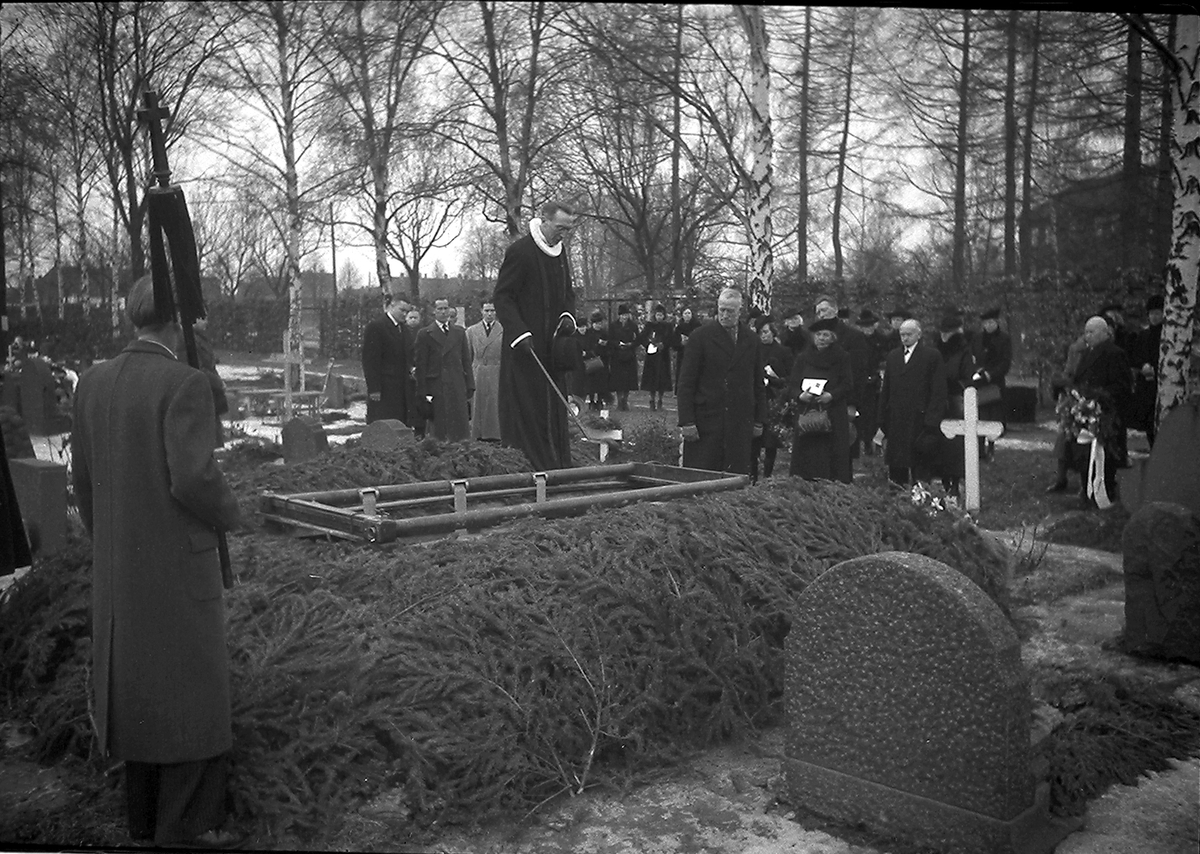 Anders Beer Wilse, Prot: protokoll finnes ikke Register: Tauland begravelse (Leica) 5/4-44