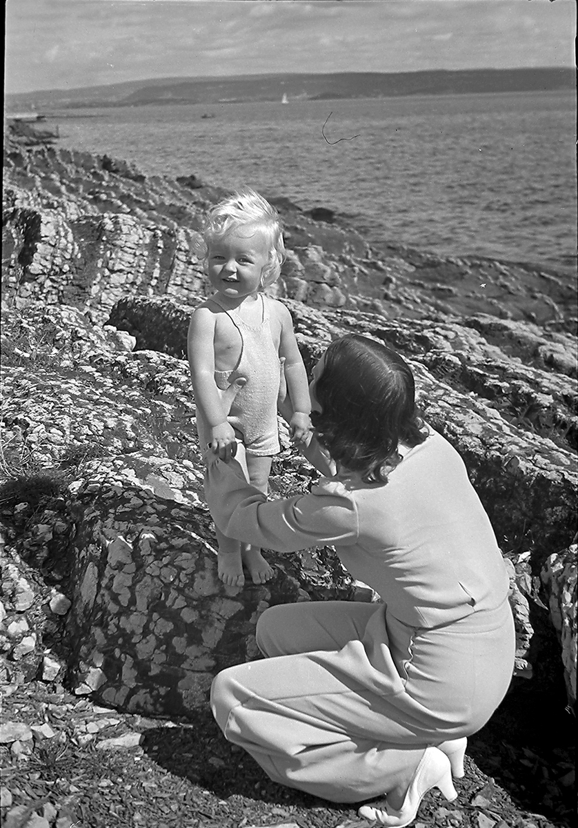Anders Beer Wilse, Prot: protokoll finnes ikke Register: Larsen Petter barn Leica 17/8