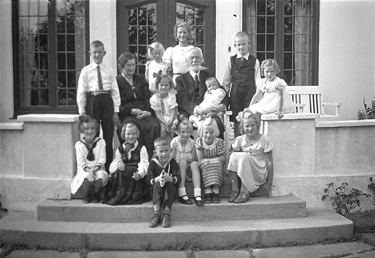 Anders Beer Wilse, Prot: protokoll finnes ikke Register: Jahnsen dir Leica Konv: Dir Jansen 70 års dag