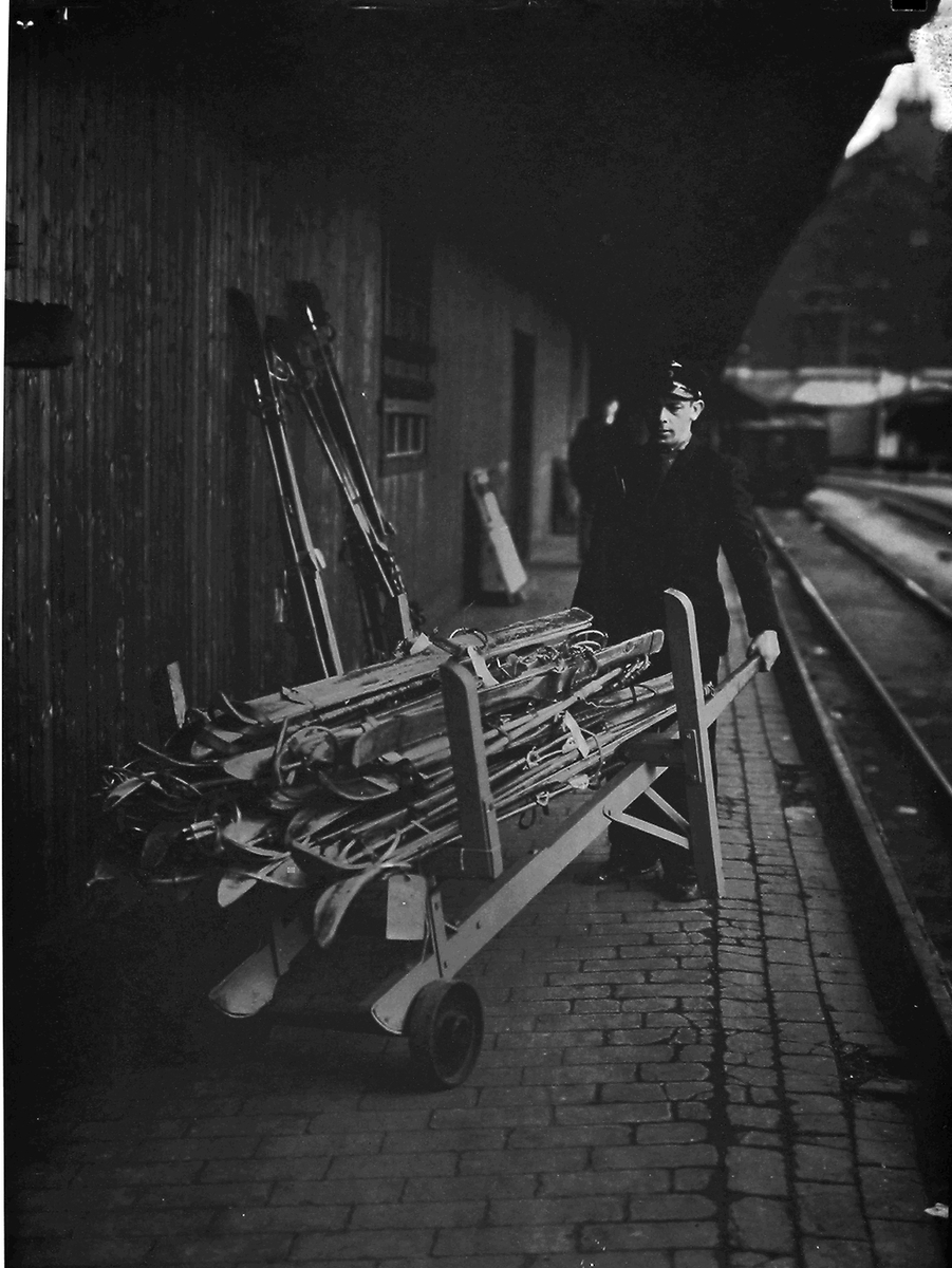 Anders Beer Wilse, Prot: protokoll finnes ikke Register: Statsbanene utlev.ski melkevogn tapping nødtraktor 12/4-48