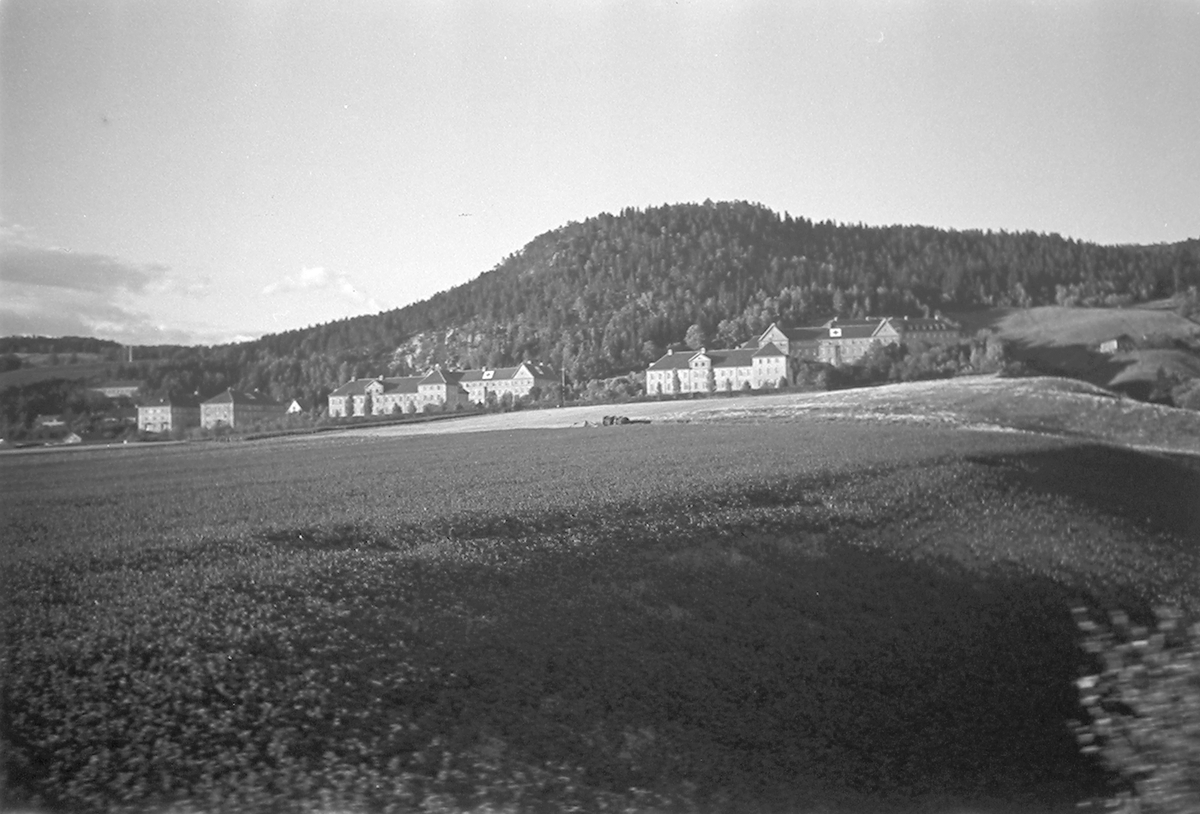 Anders Beer Wilse, Lier asyl (senere Lier sykehus) fotografert 1940.