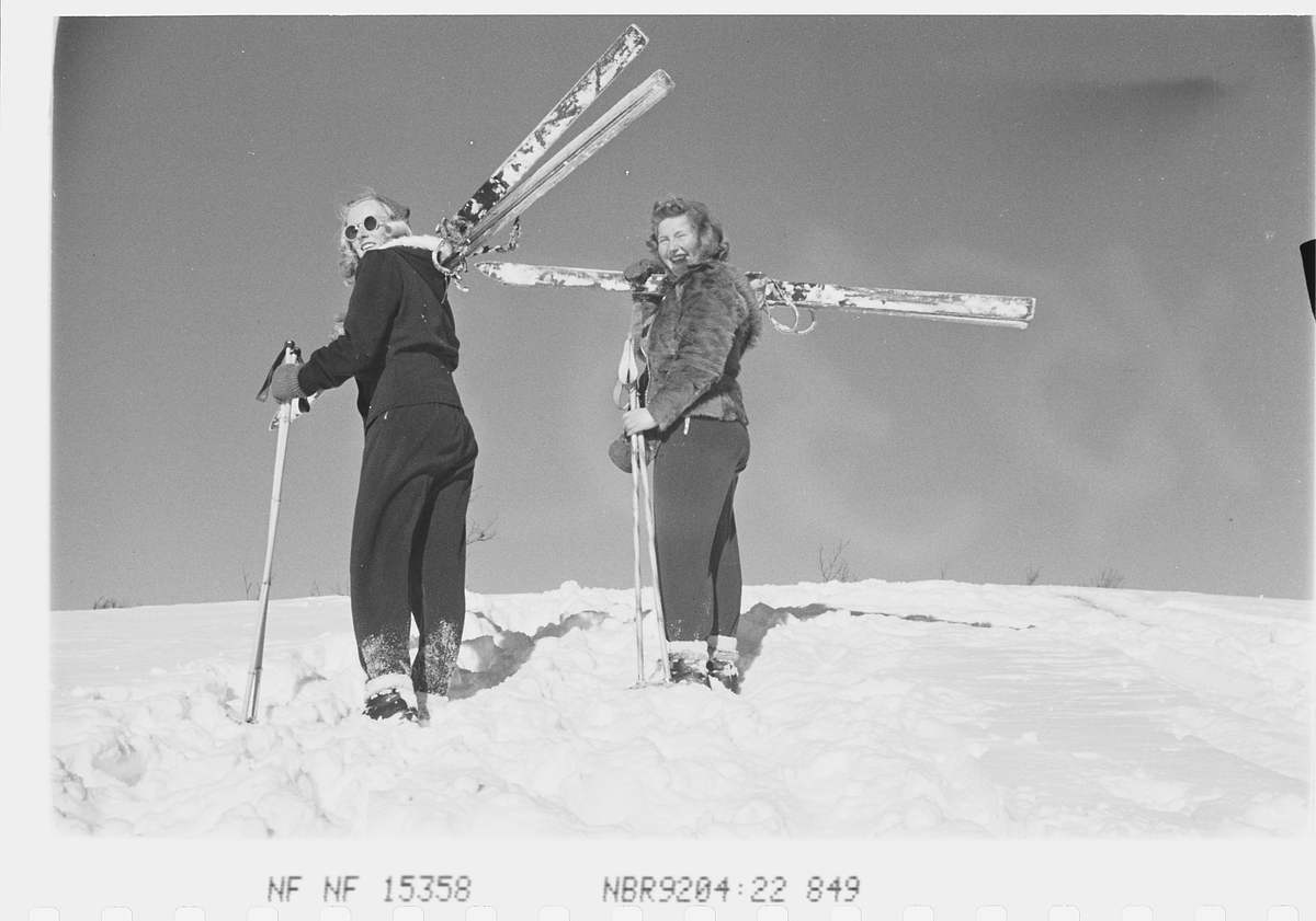 Anders Beer Wilse, Prot: Skidamer på vei opover