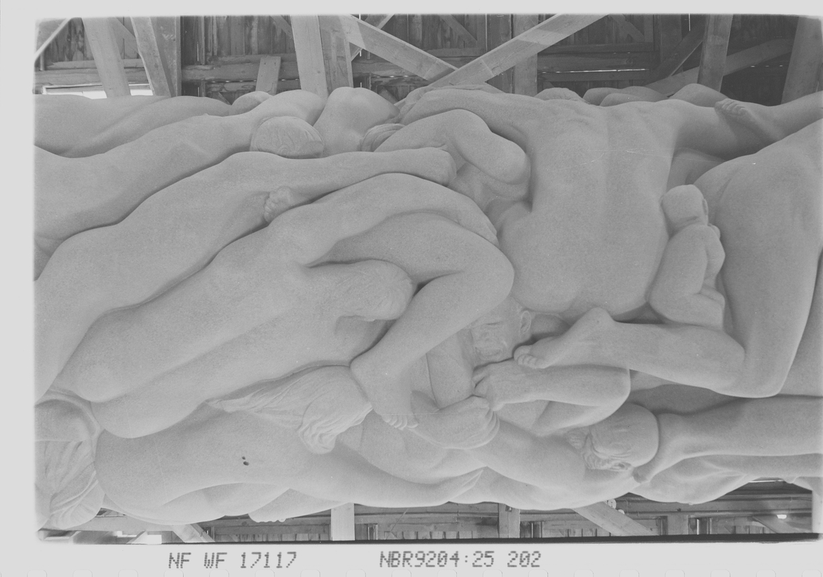 Anders Beer Wilse, Prot: Vigeland. Monolitten. detaljer