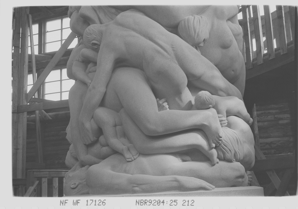 Anders Beer Wilse, Prot: Vigeland. Monolitten. detaljer