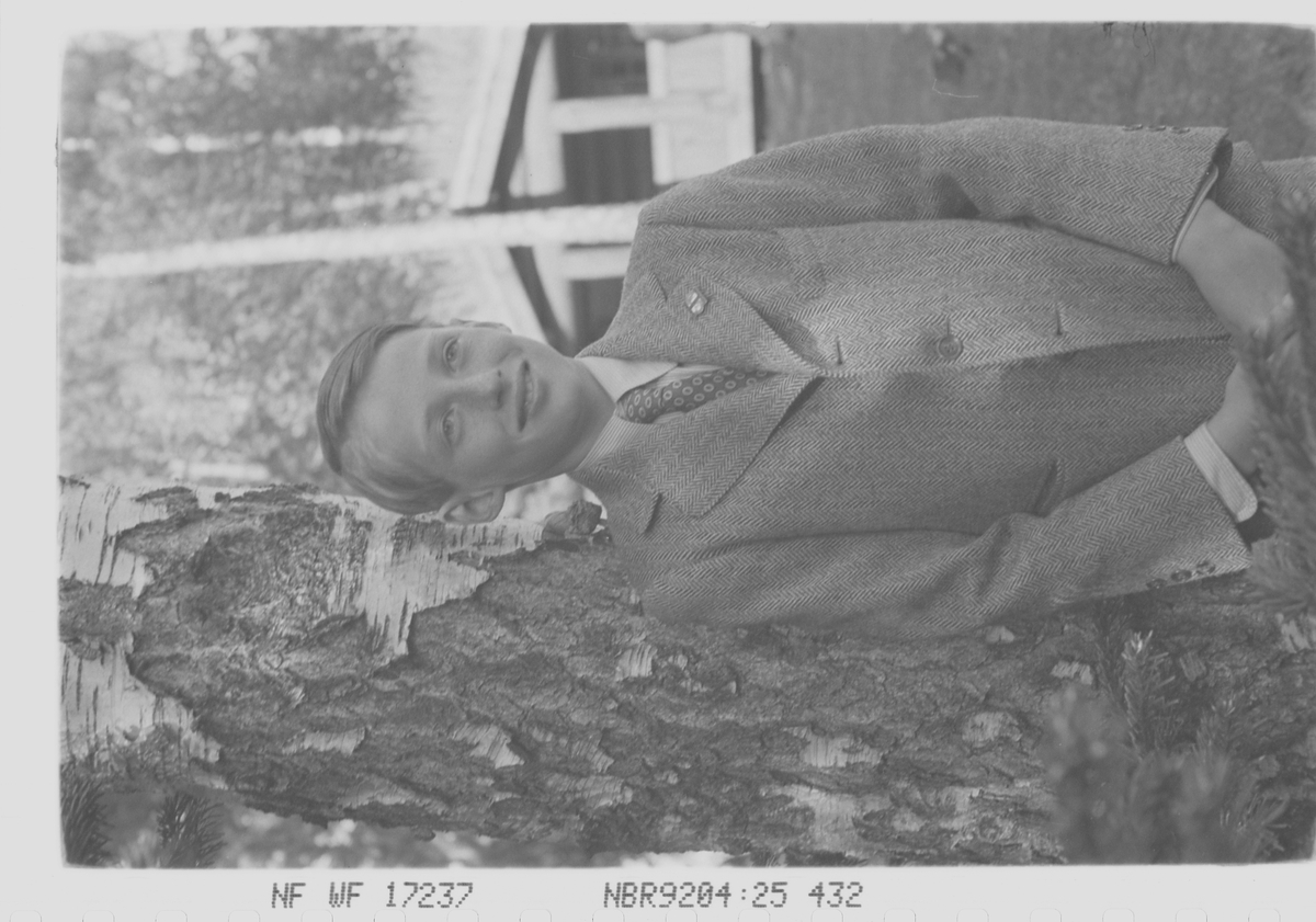 Anders Beer Wilse, prot: Kronprinsfam. Skaugum mai 1946