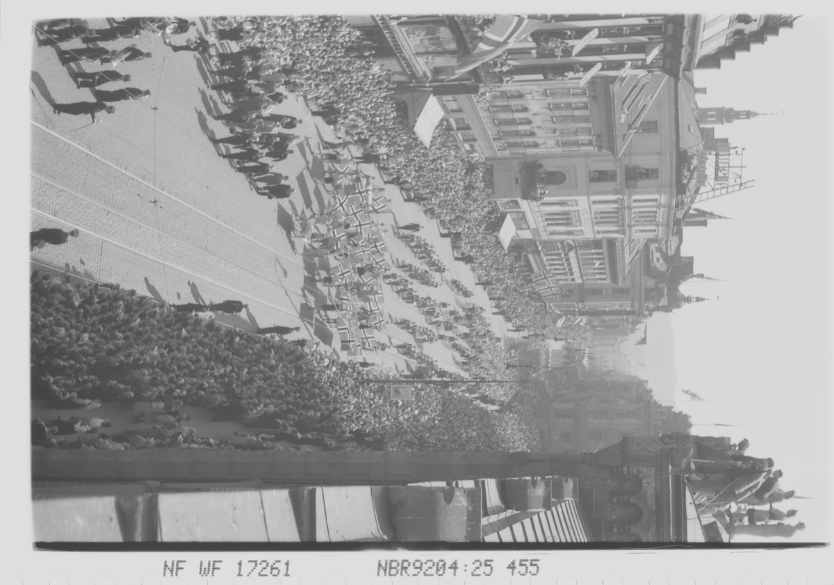 Anders Beer Wilse, Prot: 17. mai Eketorget åpning