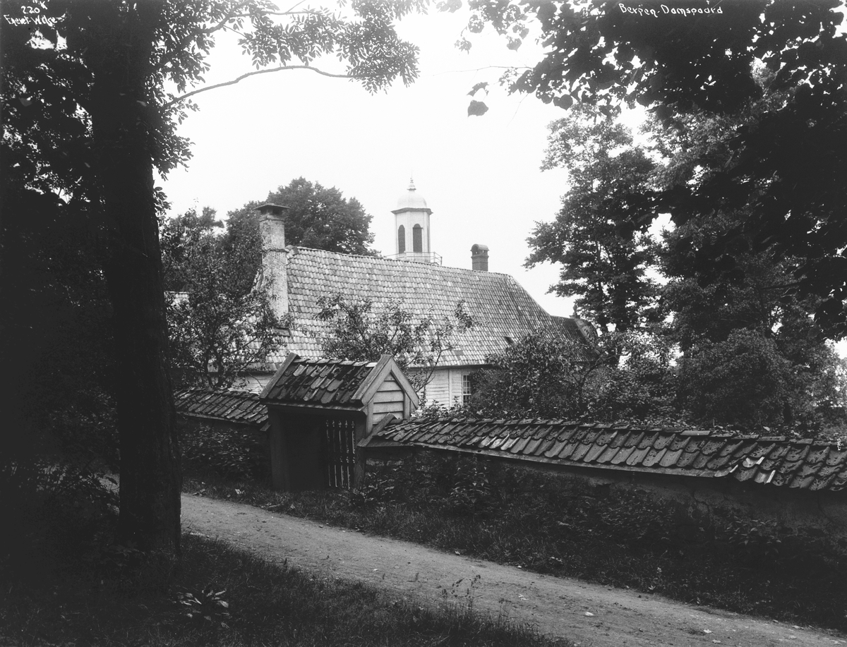 Anders Beer Wilse, prot: Bergen Damsgaard Bagfacade