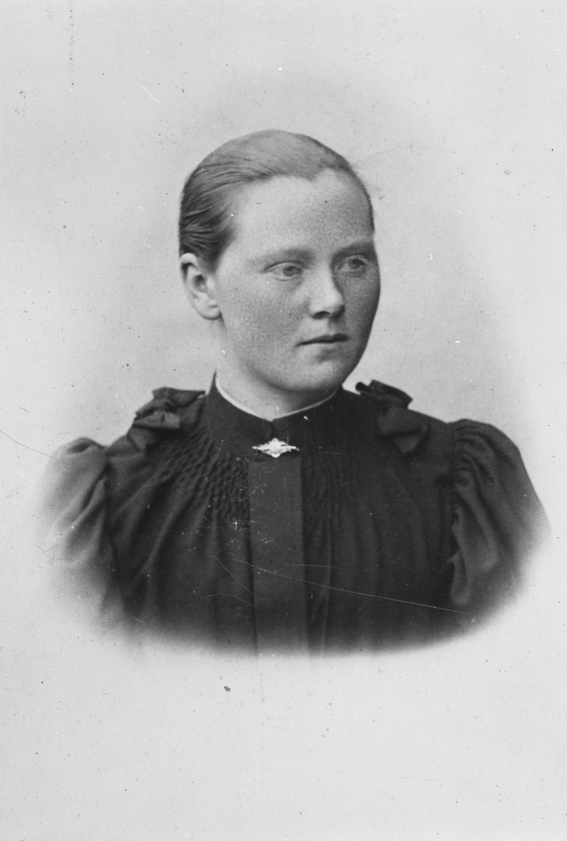 H. A Eriksson, Portrett av kvinne - Ingeborg Haugseth