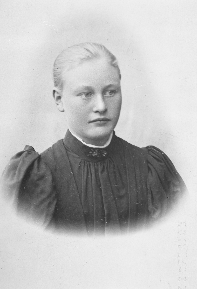 H. A Eriksson, Portrett av kvinne - Gina Brøten