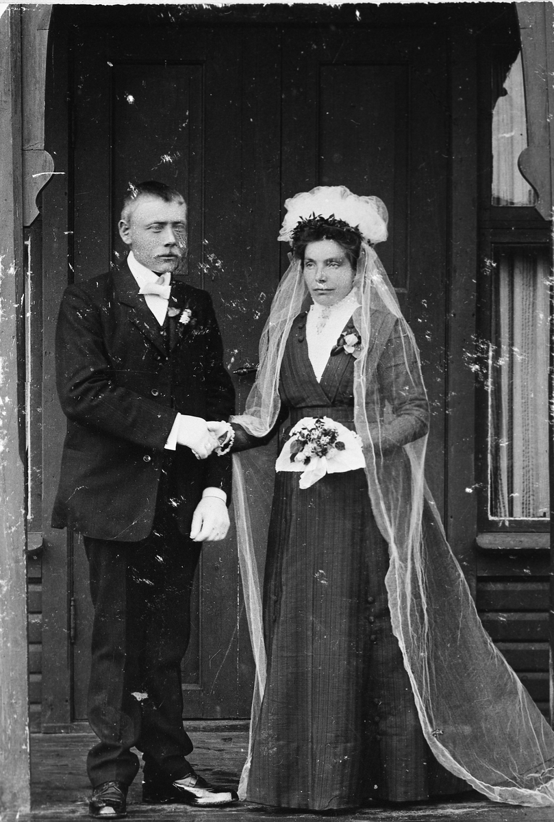 Ukjent, Brudebilde - Johannes Rugsveen (1879-1961) og Sigrid Romenstad (1883-1956)