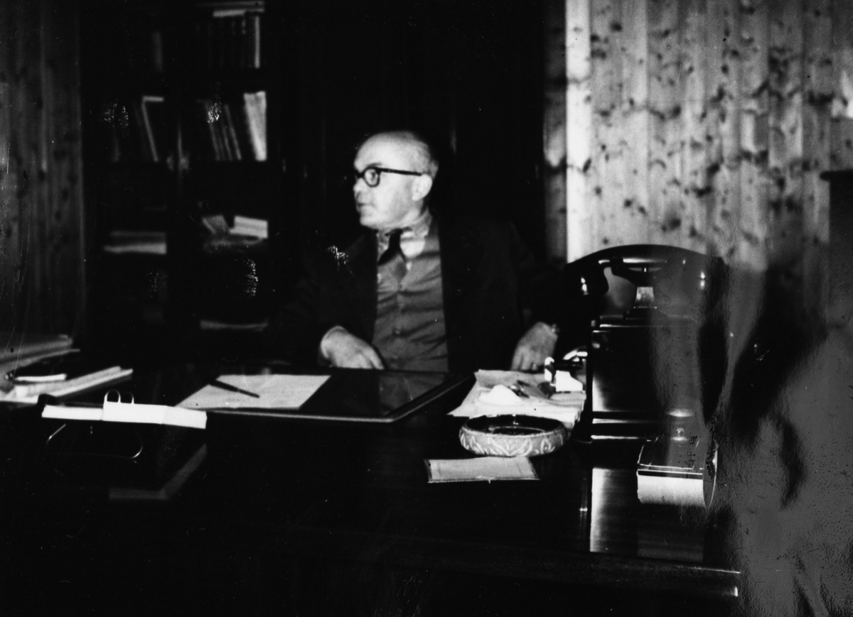 O. Rustand F: F. Reportasje, Folldal Verks administrerende direktør, herr Leiv Løvold. Direktør fra 1953-1972.