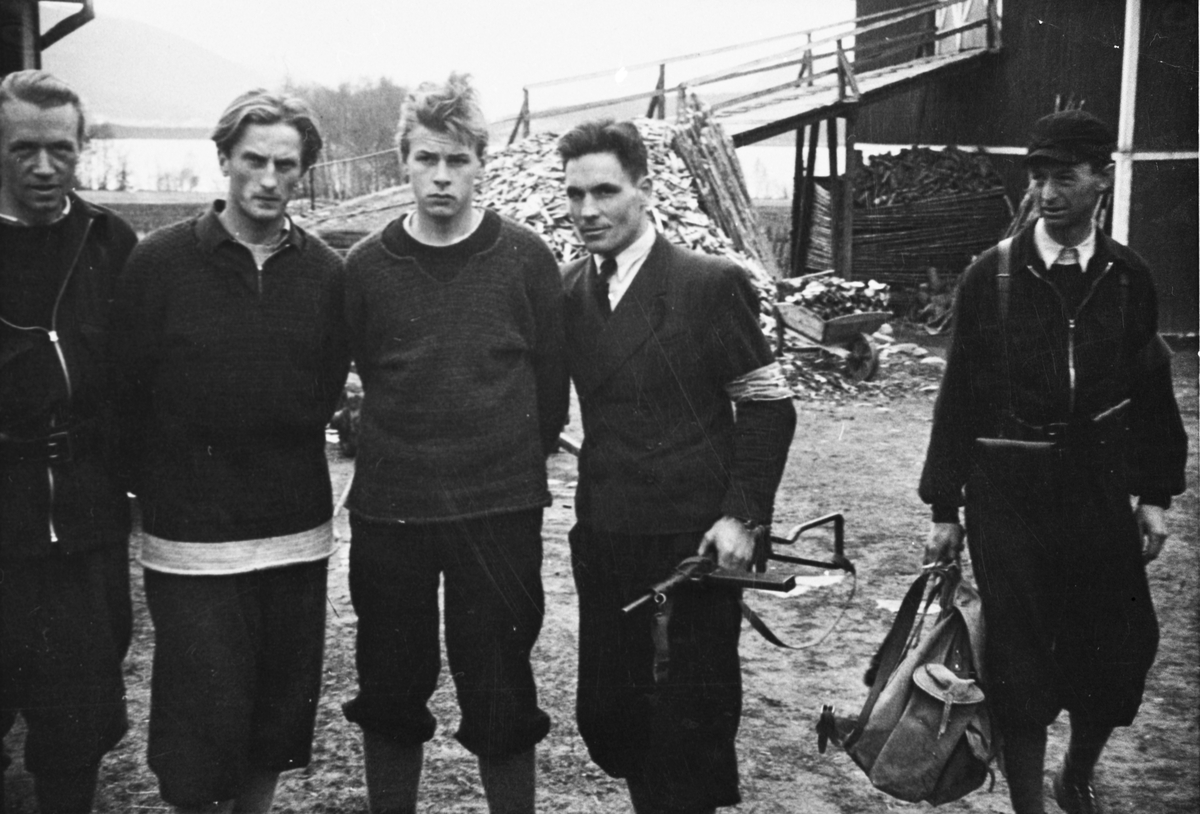 Oddvar Dobloug, MIlorgjegere med fanger etter andre verdenskrig (Se også MINØ.037884)