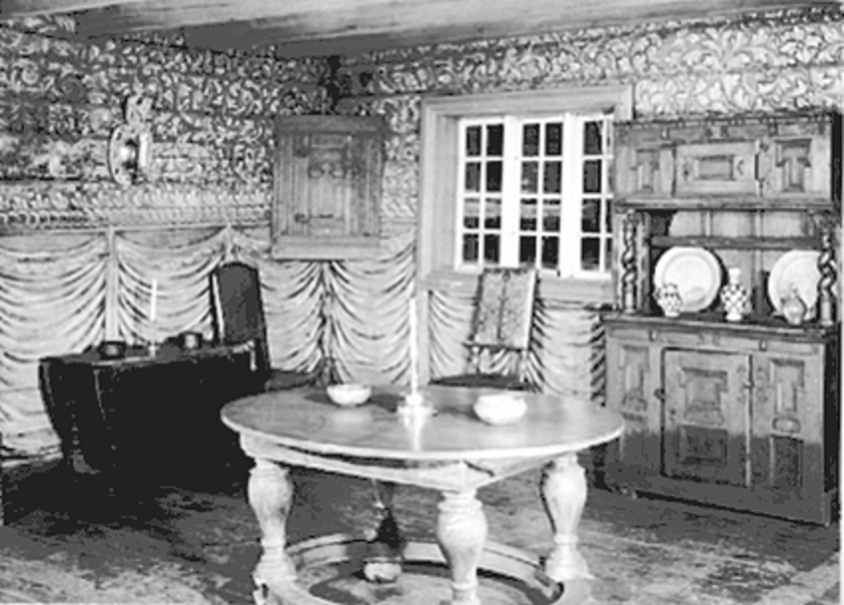 Anno Domkirkeodden, INTERIØR BOLSTADBYGNINGEN. HEDMARKSMUSEET OG DOMKIRKEODDEN, STUA I BOLSTAD BLE BYGD CA. 1620.