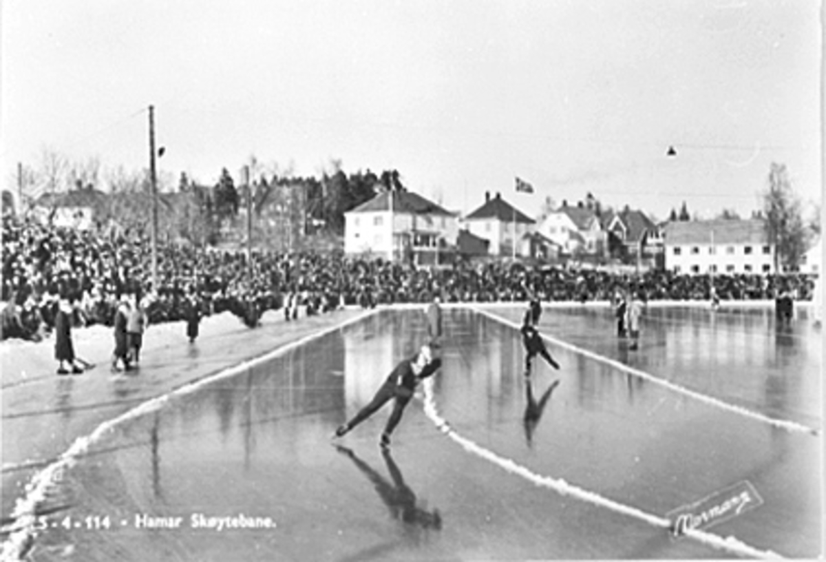 Anno Domkirkeodden, SKØYTELØP, HAMAR STADION, MYE FOLK