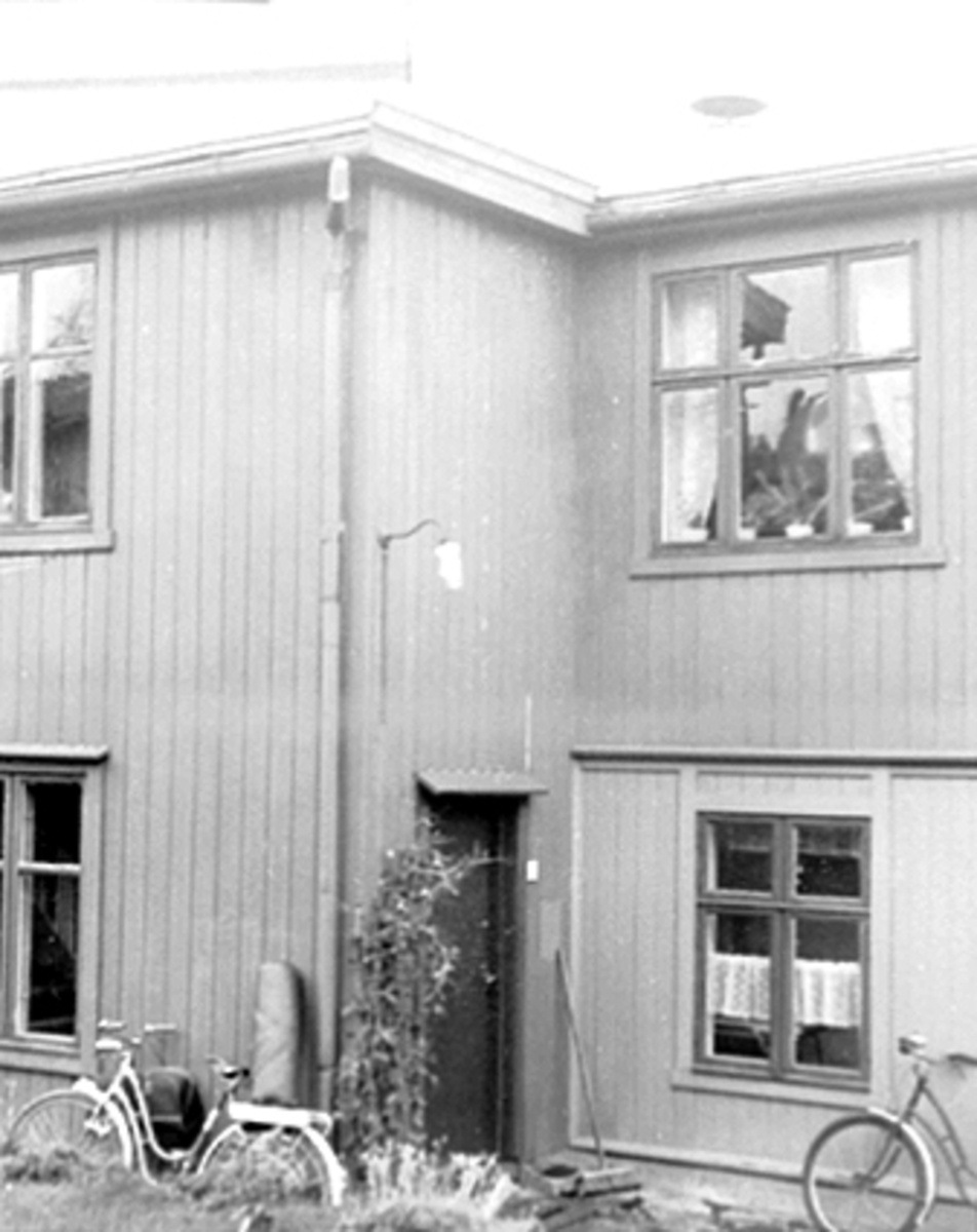 Anno Domkirkeodden, EKSTERIØR INNGANGSPARTIET, GRØNNEGATA 95, 2 SYKLER
