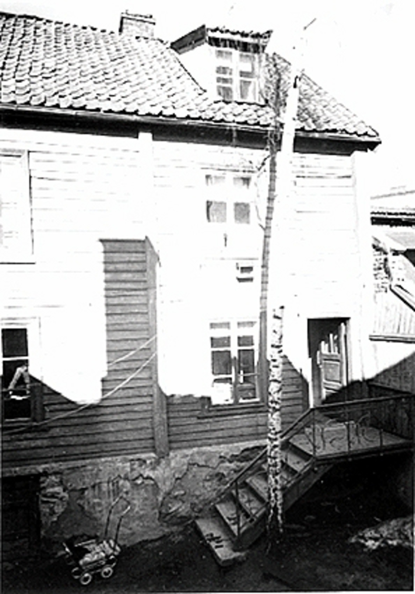 Anno Domkirkeodden, EKSTERIØR BAKGÅRD, TORGGATA 63, TRAPP