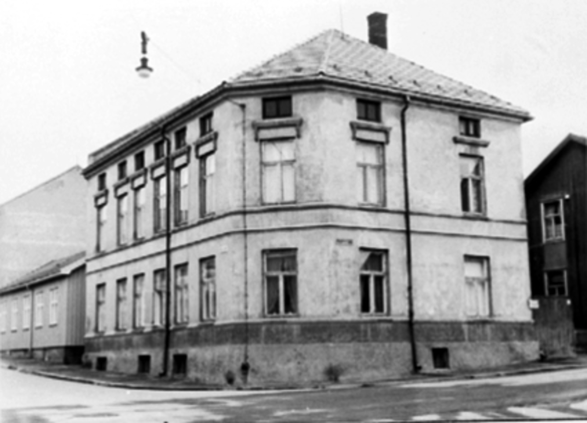 Anno Domkirkeodden, EKSTERIØR HÅKONSGATE 42, HÅKONSGATE/ØSTREGATE.