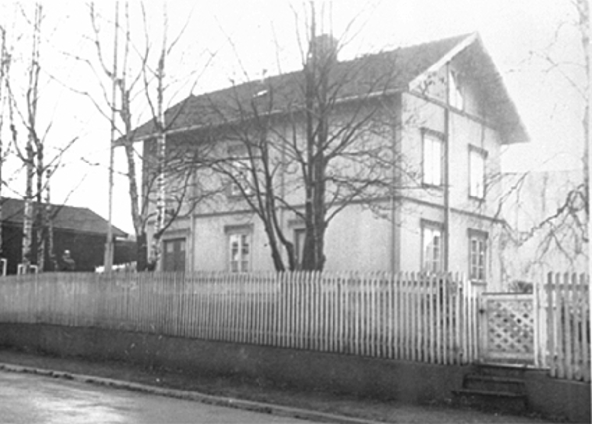 Anno Domkirkeodden, EKSTERIØR ST. OLAVSGATE 33 SETT FRA GATA