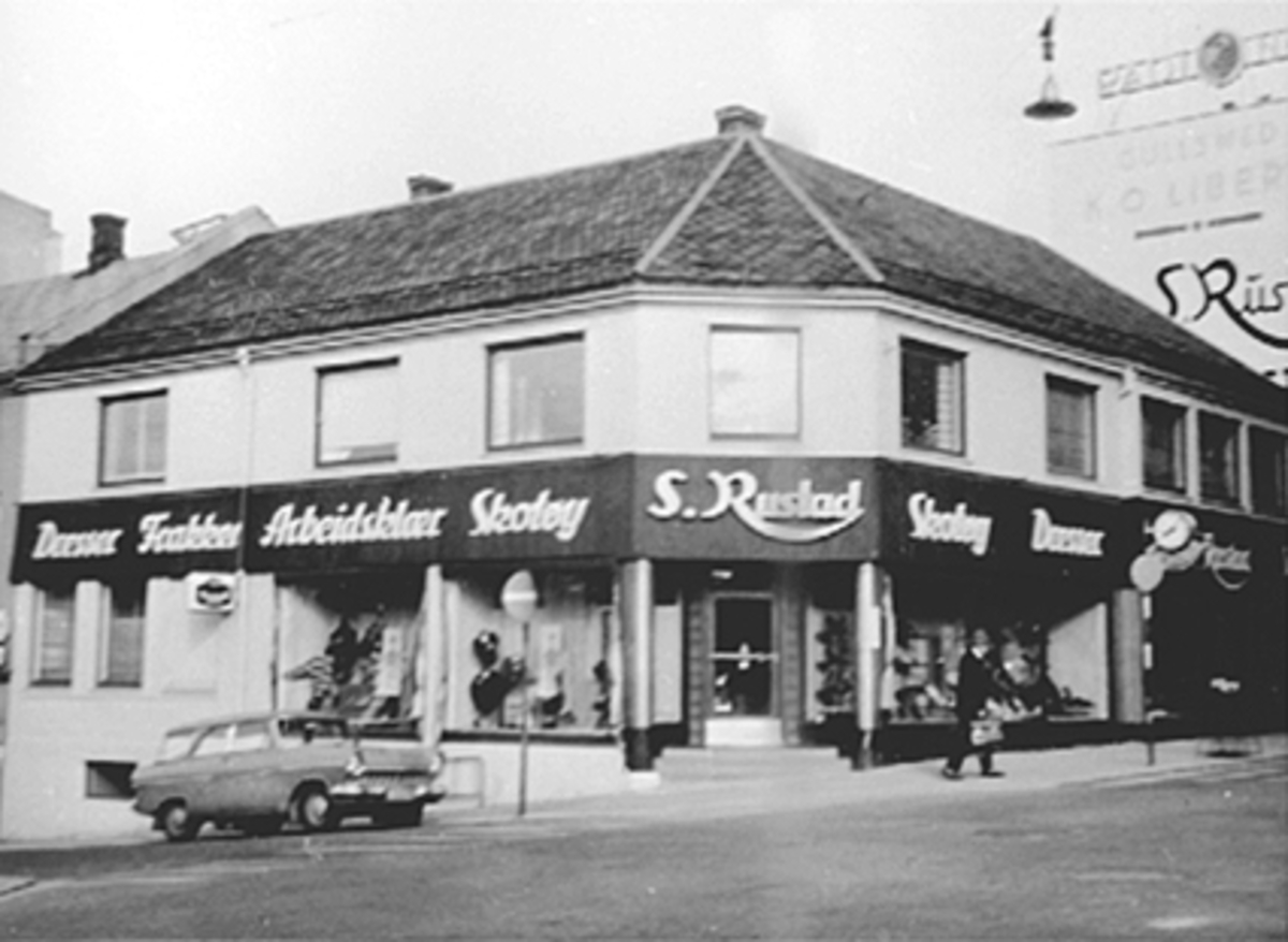 Anno Domkirkeodden, EKSTERIØR TORGGATA 42, S. RUSTAD, TORGGATA/HÅKONSGATE.