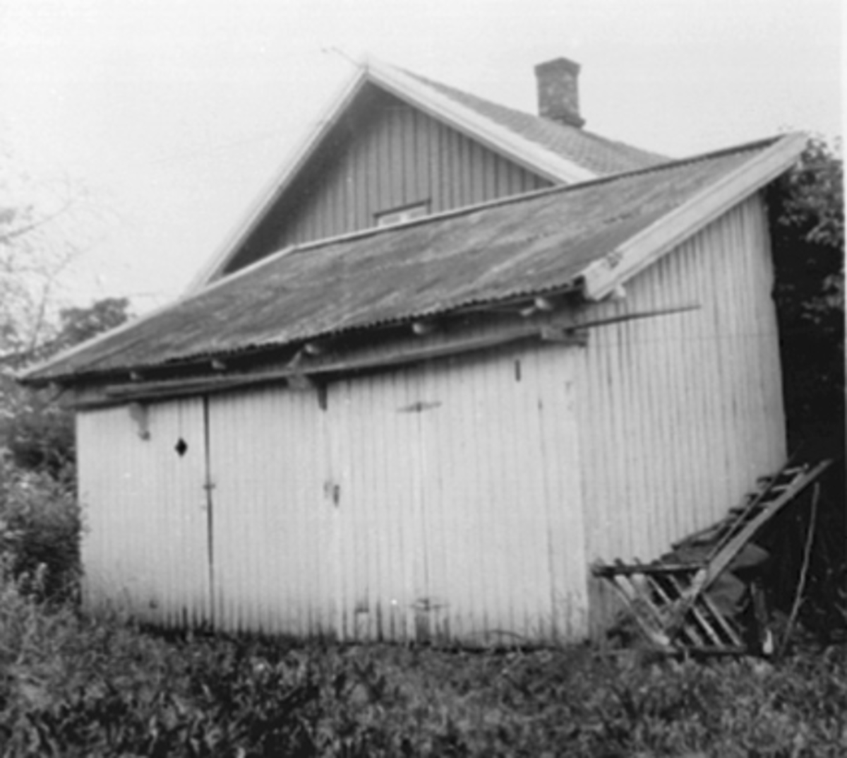 Anno Domkirkeodden, EKSTERIØR BAKHUS, VEDSKÅLE, ENERHAUGVEGEN 2